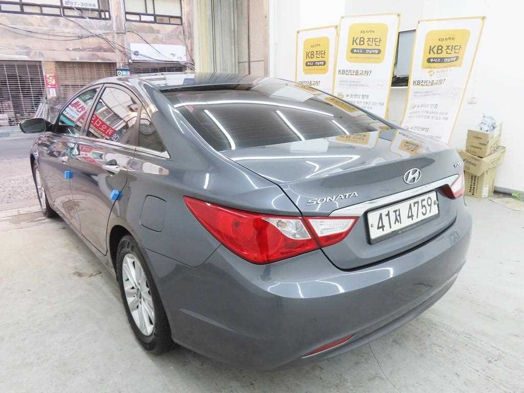 HYUNDAI Sonata - Vista 4