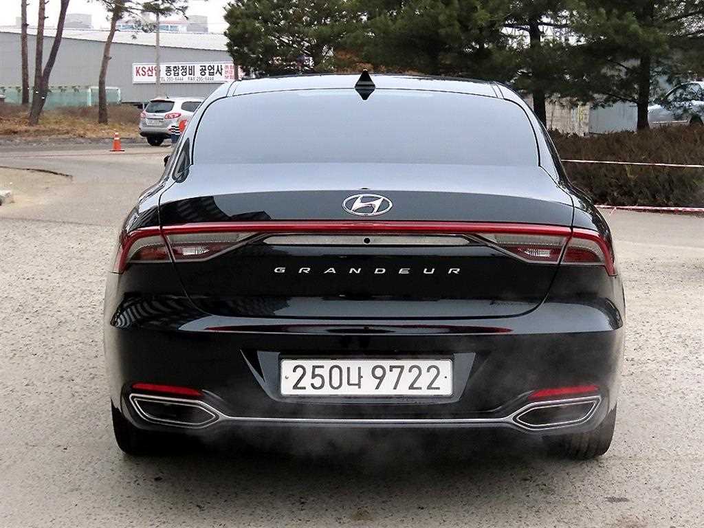 HYUNDAI Grandeur - Vista 4
