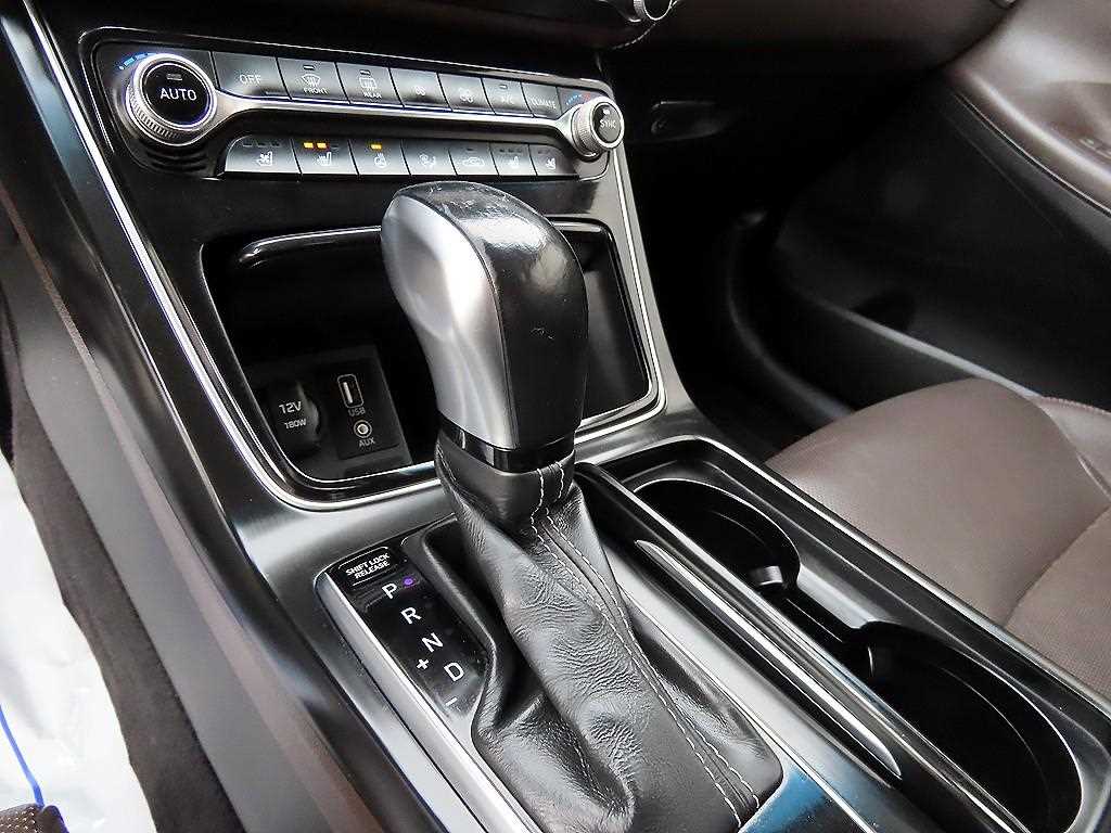 HYUNDAI Grandeur - Vista 11