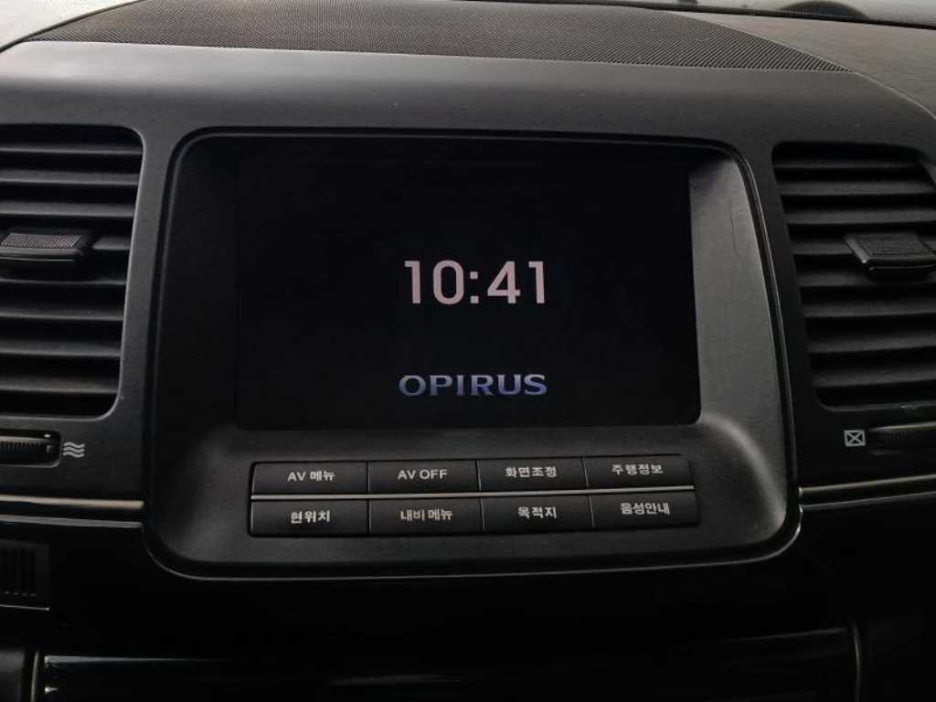 KIA Opirus - Vista 10