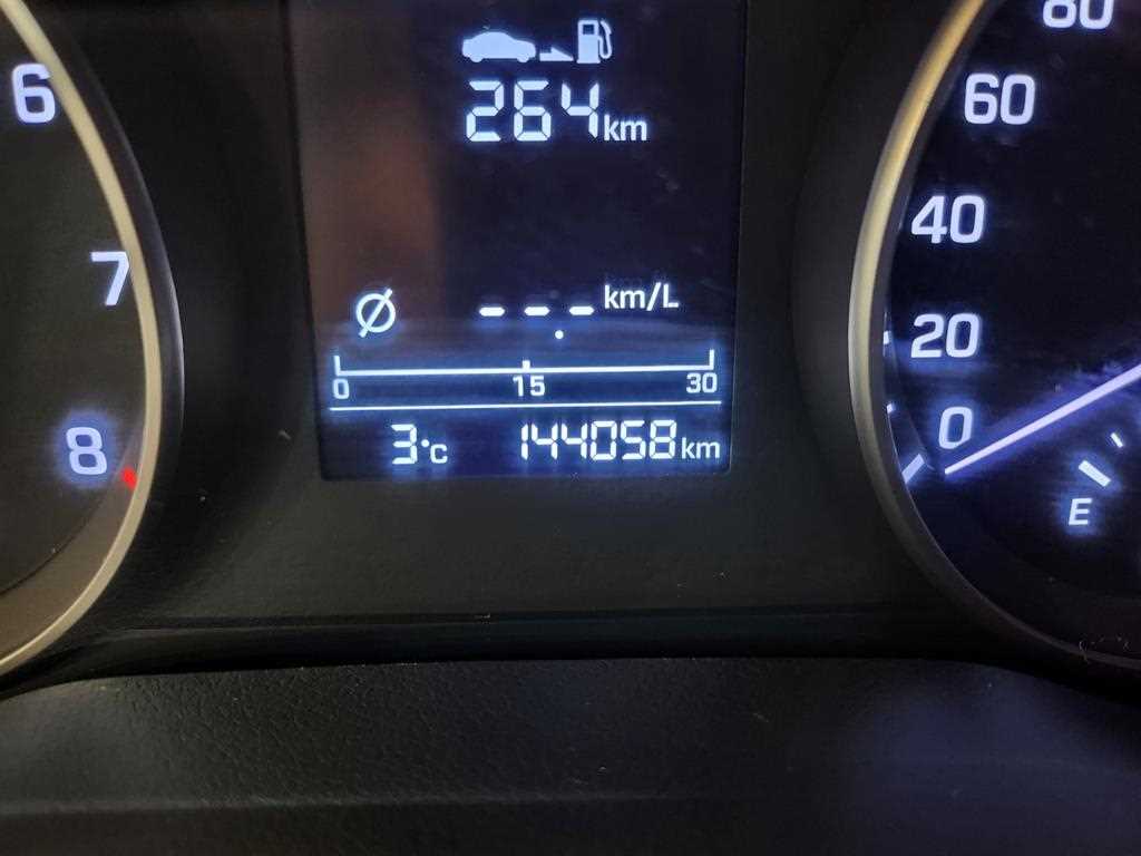 HYUNDAI Avante - Vista 12