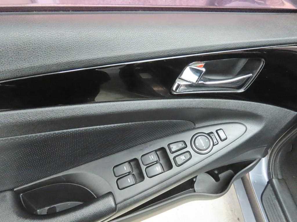 HYUNDAI Sonata - Vista 9