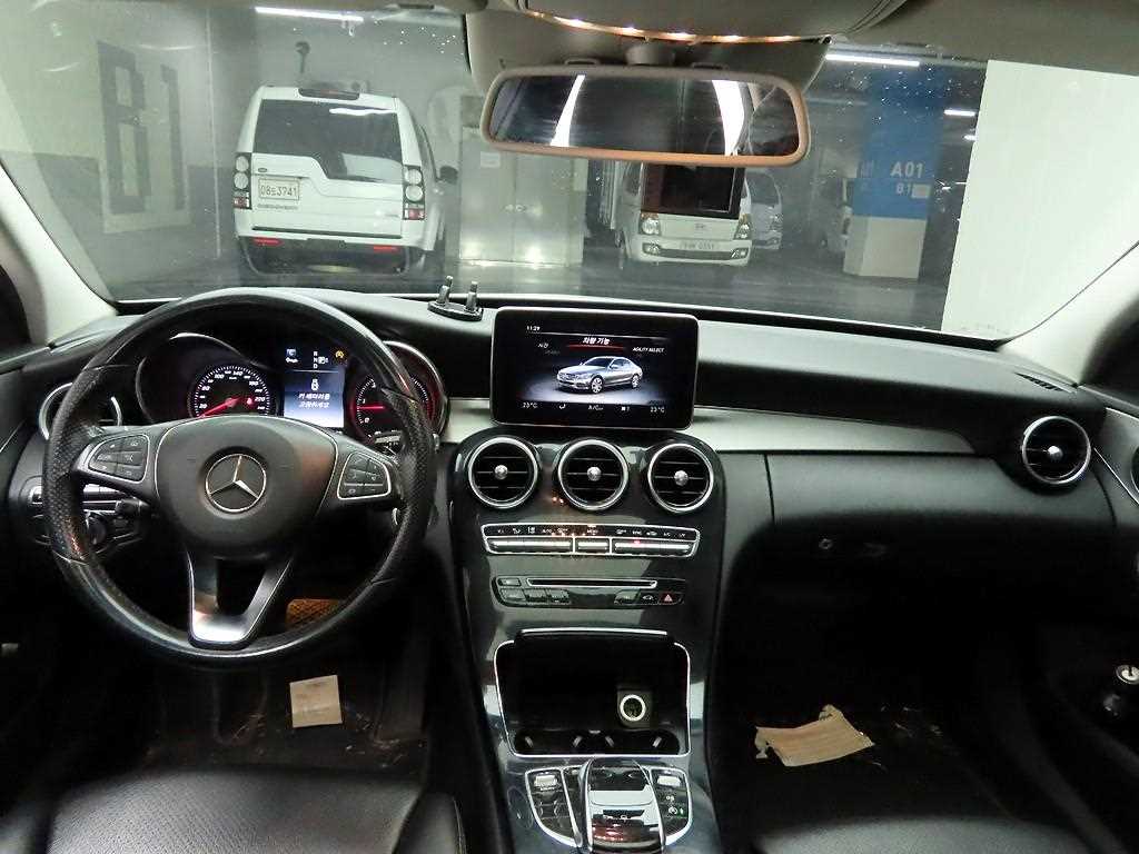 Mercedes Benz C Class - Vista 7