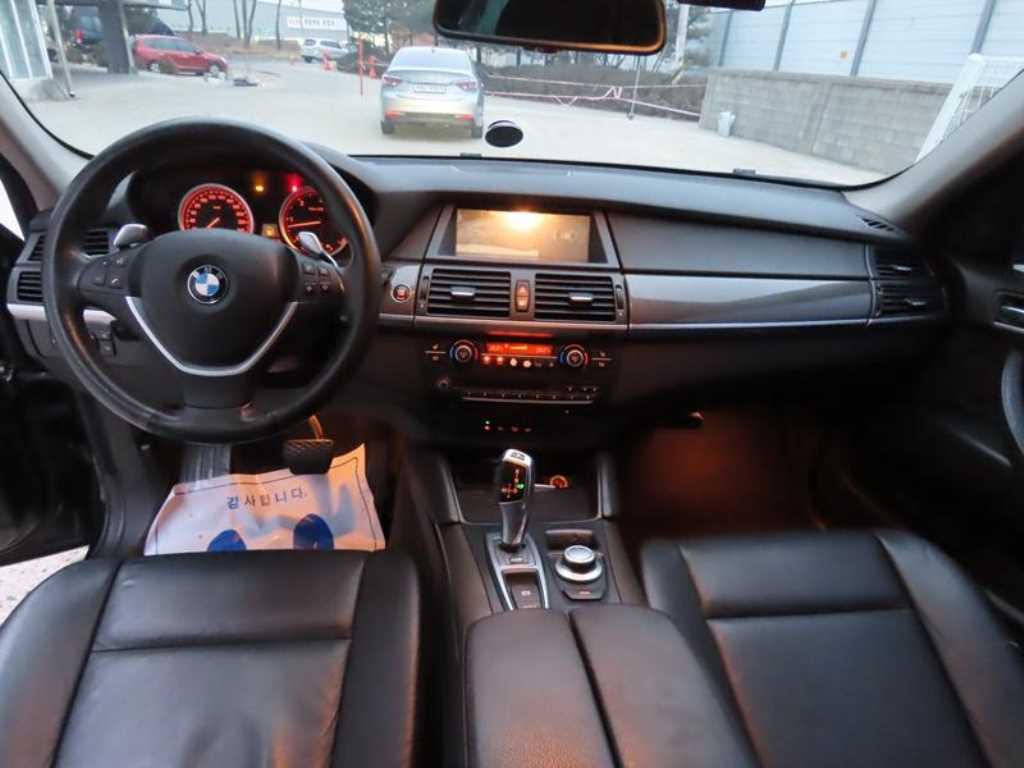 BMW X6 - Vista 9