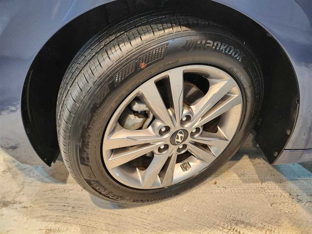 HYUNDAI Avante 2016 Gris - Importación desde Corea - HF Imports Iquique - Foto 19