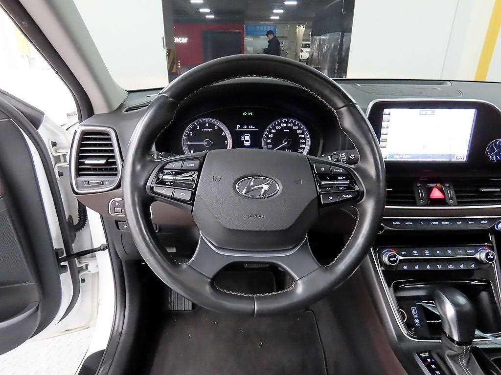 HYUNDAI Grandeur - Vista 9