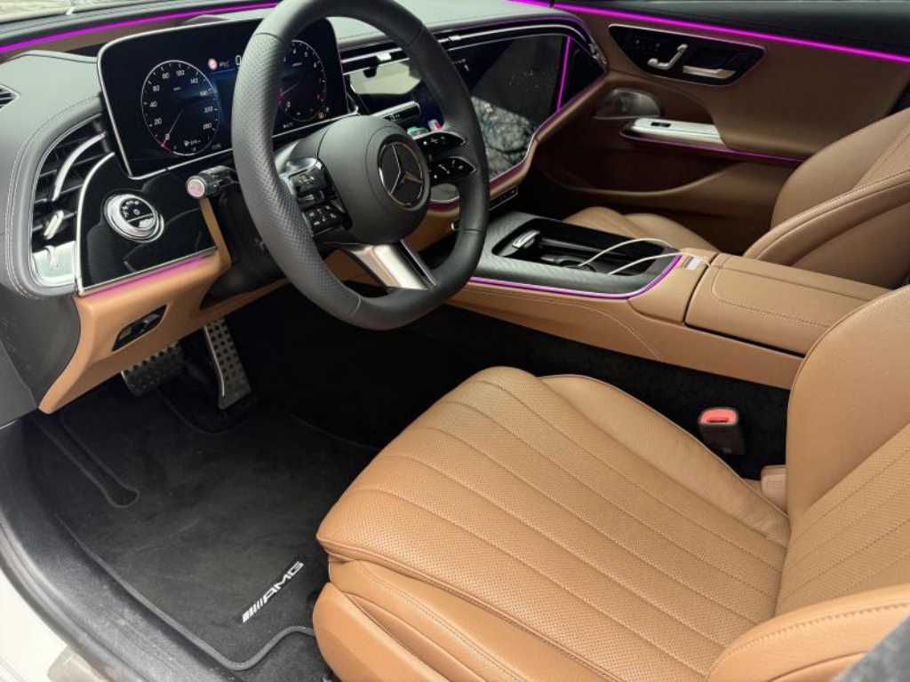 Mercedes Benz E class - Vista 4