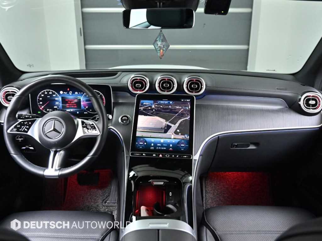 Mercedes Benz GLC Class - Vista 7