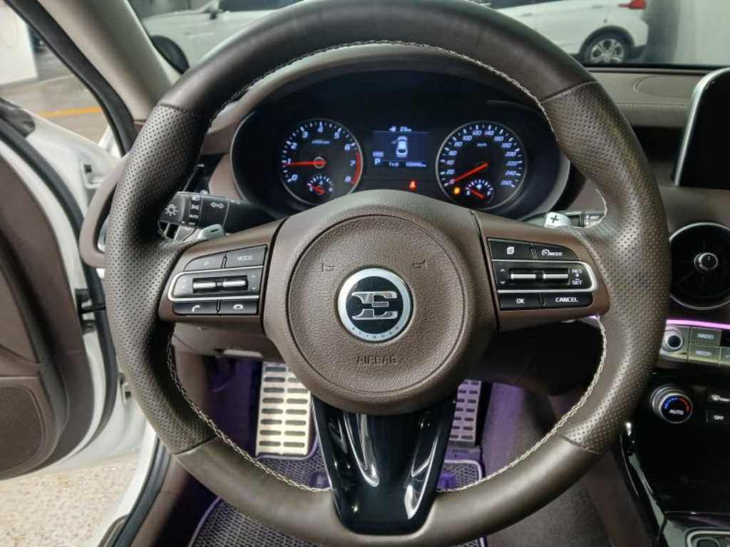 KIA Stinger - Vista 8