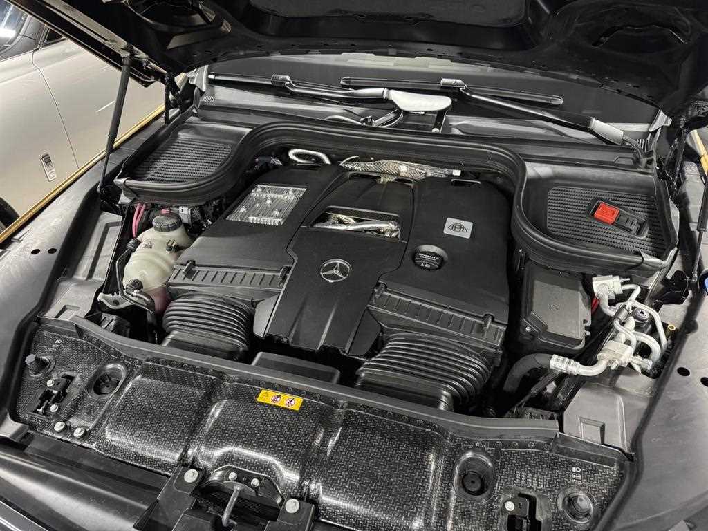 Mercedes Benz GLS Class - Vista 5