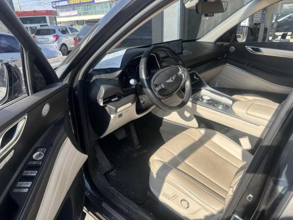 Genesis GV80 - Vista 5