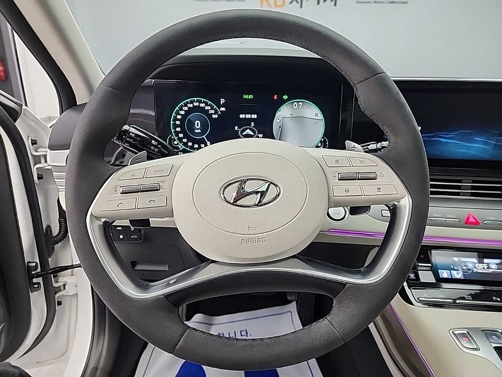 HYUNDAI Grandeur - Vista 9