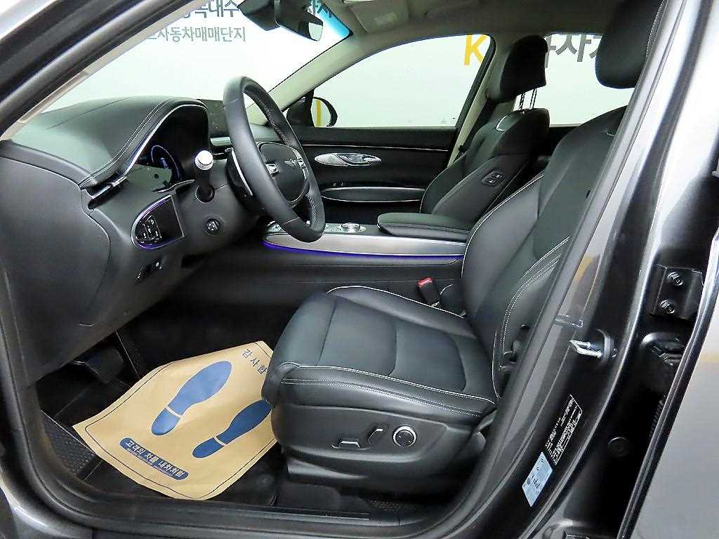 Genesis GV70 - Vista 5