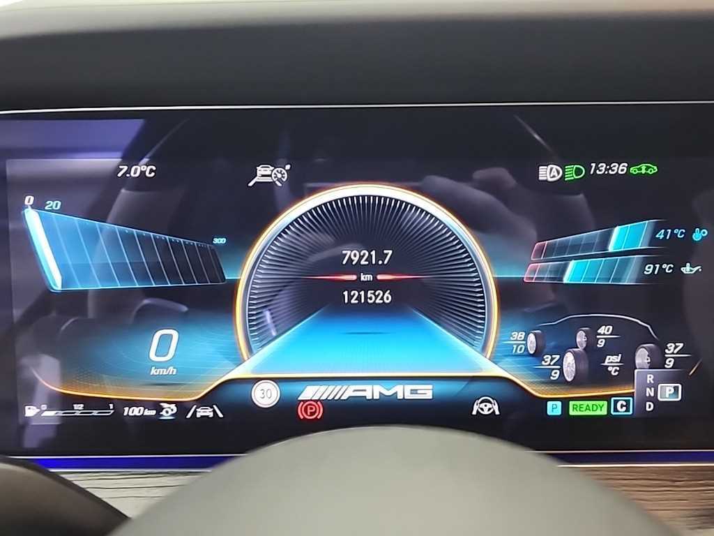 Mercedes Benz AMG GT - Vista 6