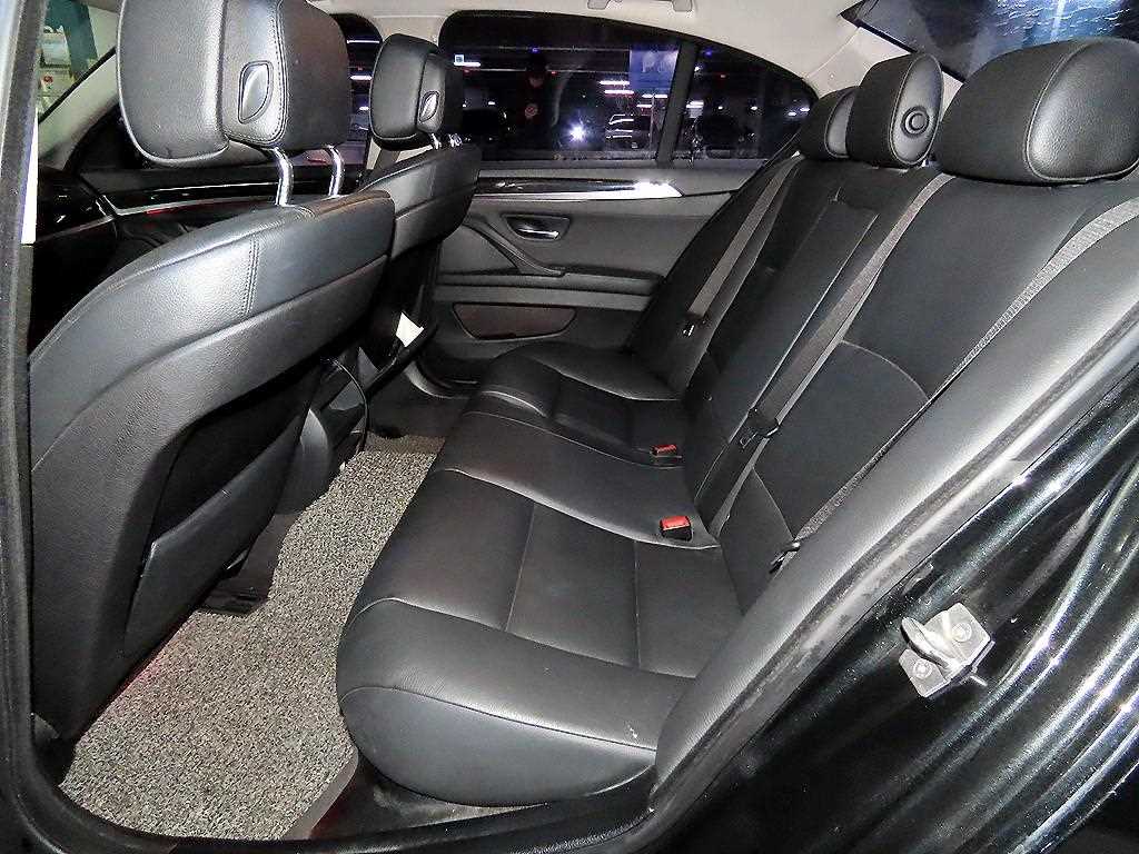 BMW 5 Series - Vista 8