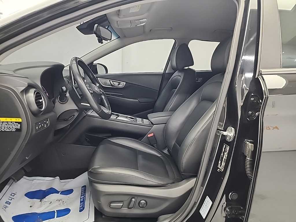 HYUNDAI Kona - Vista 11