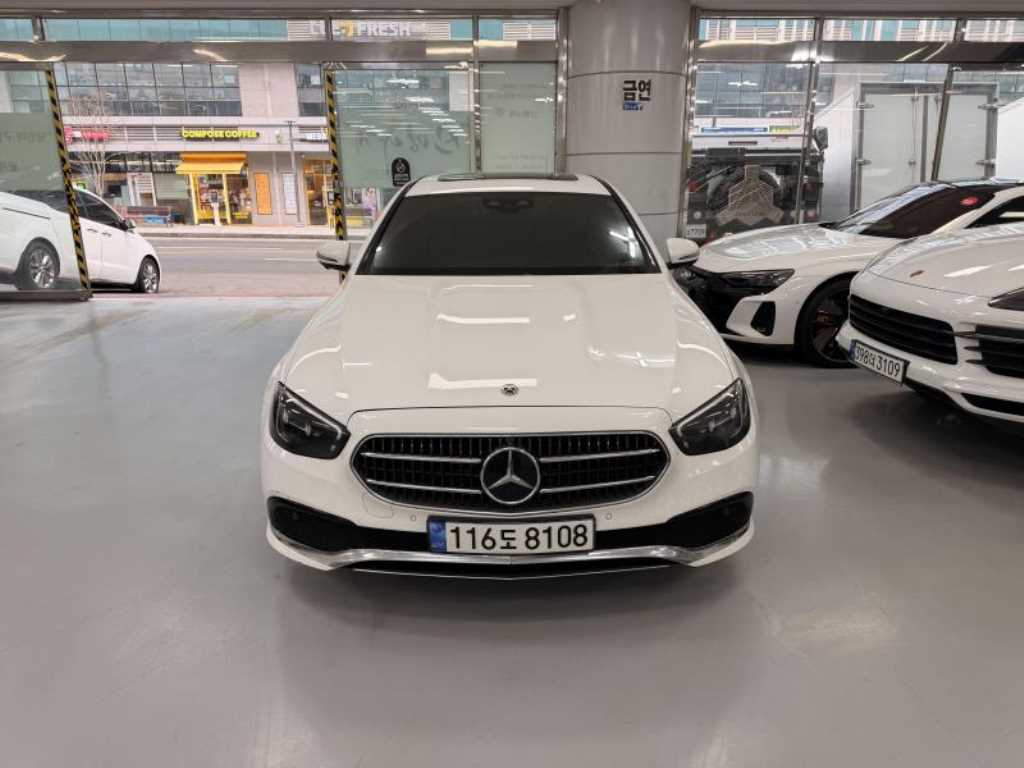 Mercedes Benz E class 2022 Blanco - Importación desde Corea - HF Imports Iquique - Foto 1