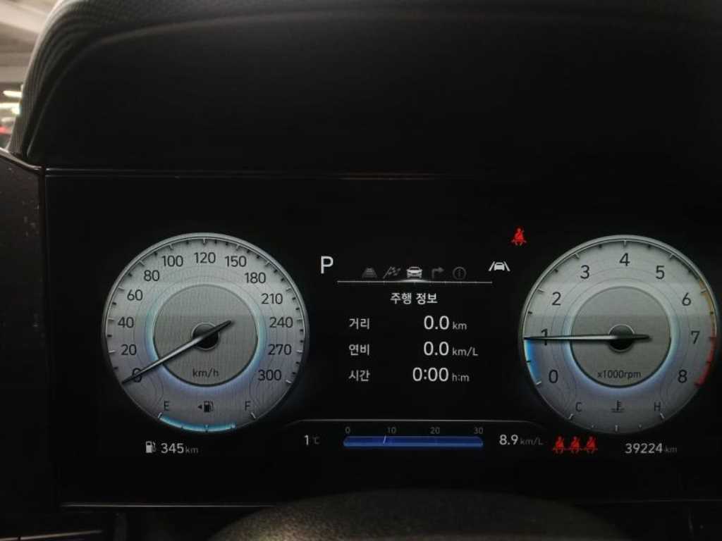 HYUNDAI Avante - Vista 9