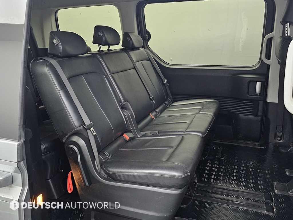 HYUNDAI Staria - Vista 12