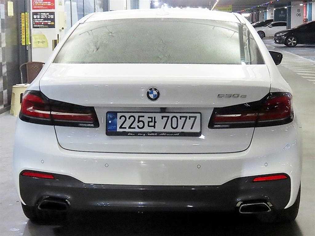 BMW 5 Series - Vista 5