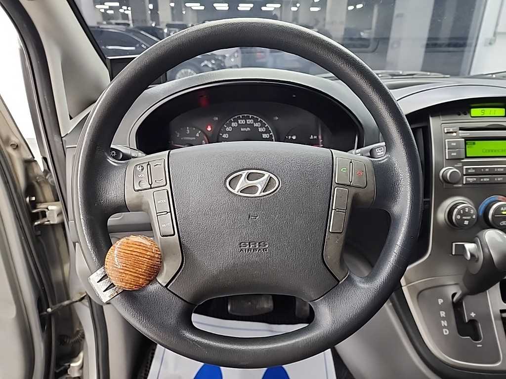 HYUNDAI Starex - Vista 9