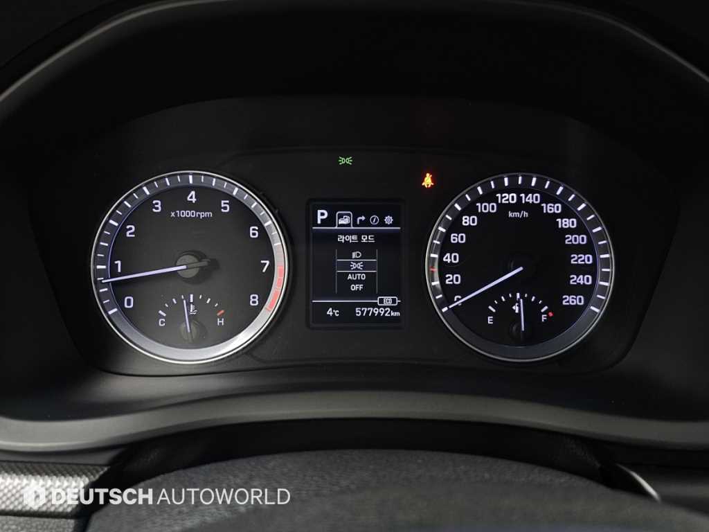 HYUNDAI Sonata - Vista 8