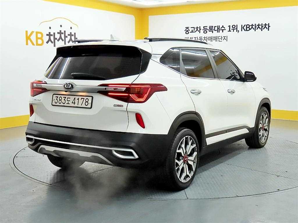 KIA Seltos - Vista 4