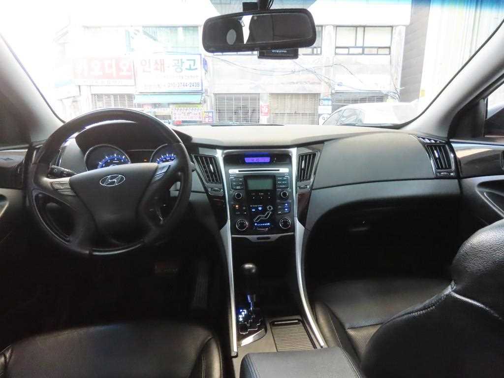 HYUNDAI Sonata - Vista 7