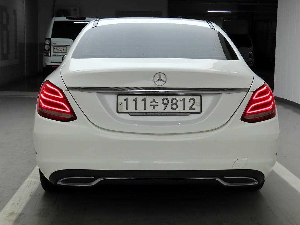 Mercedes Benz C Class - Vista 3