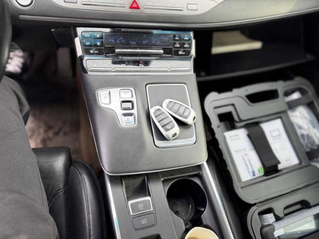 HYUNDAI Grandeur - Vista 12