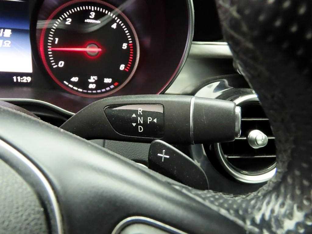 Mercedes Benz C Class - Vista 11