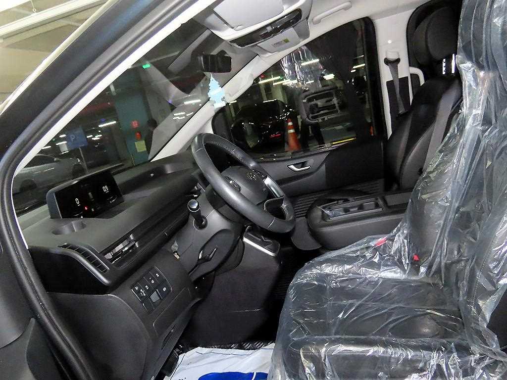 HYUNDAI Staria - Vista 6