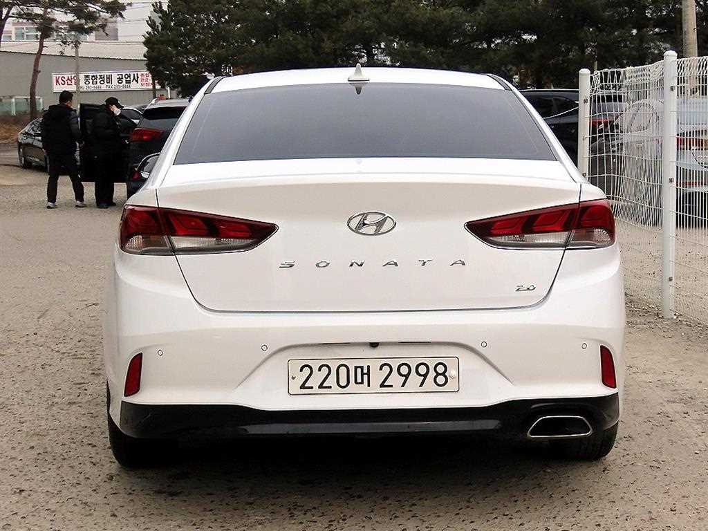 HYUNDAI Sonata - Vista 4