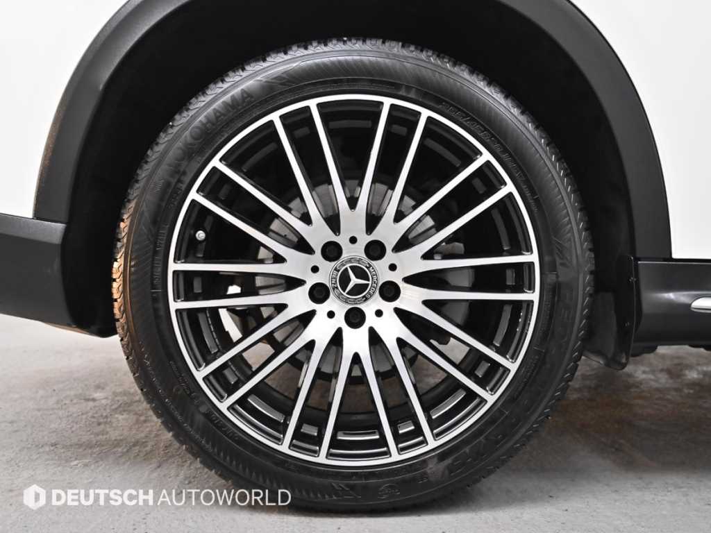 Mercedes Benz GLC Class - Vista 5