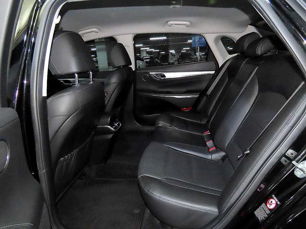 HYUNDAI Grandeur - Vista 7