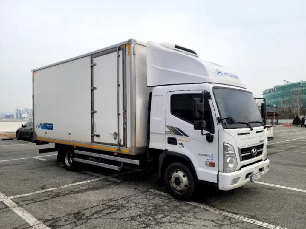 medium and large cargo truck - Vista 2