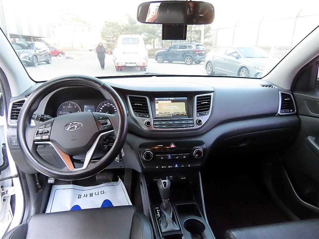 HYUNDAI Tucson - Vista 7