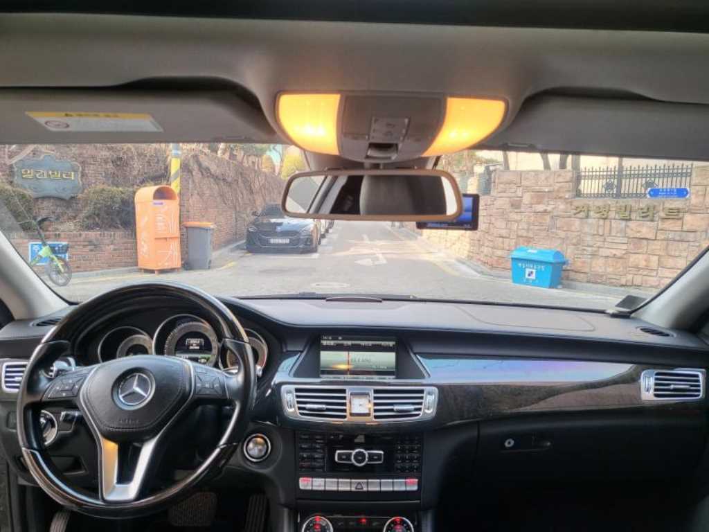 Mercedes Benz CLS Class - Vista 8