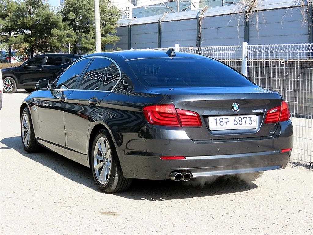 BMW 5 Series - Vista 3