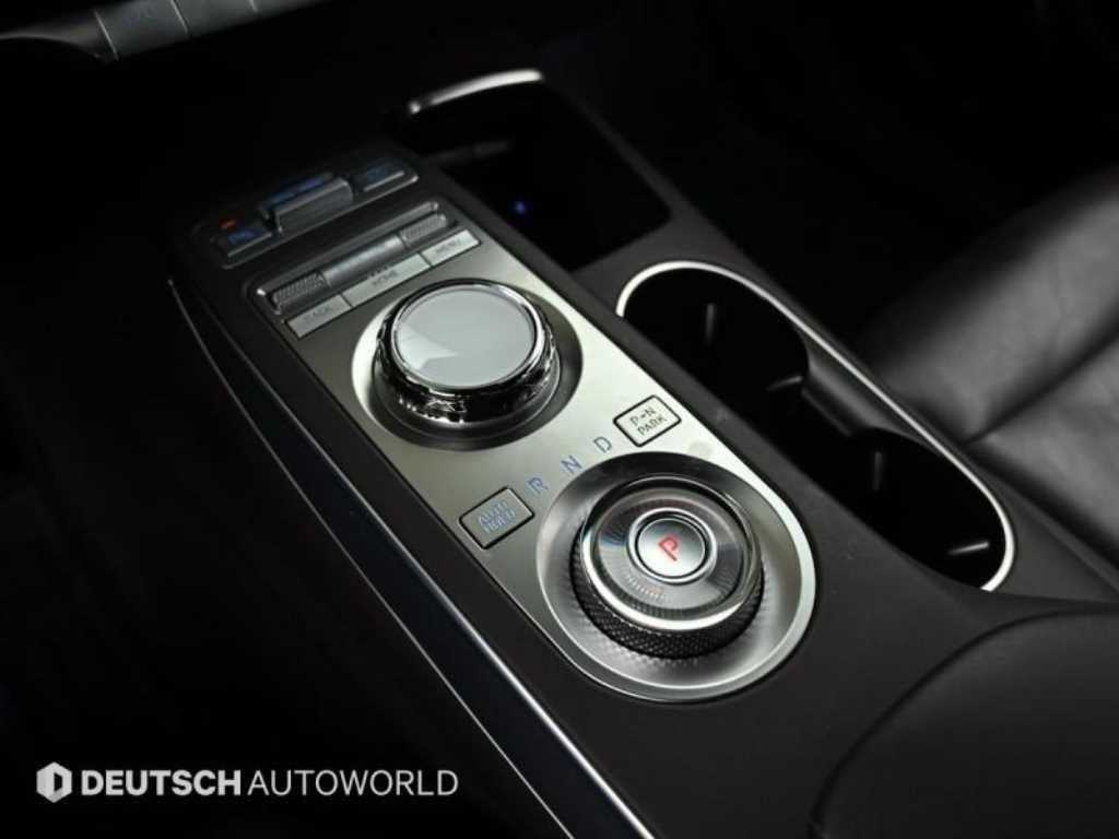 Genesis GV70 - Vista 8