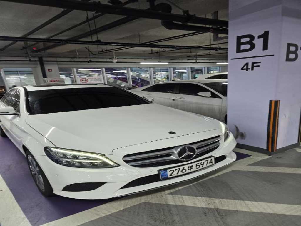 Mercedes Benz C Class - Vista 3