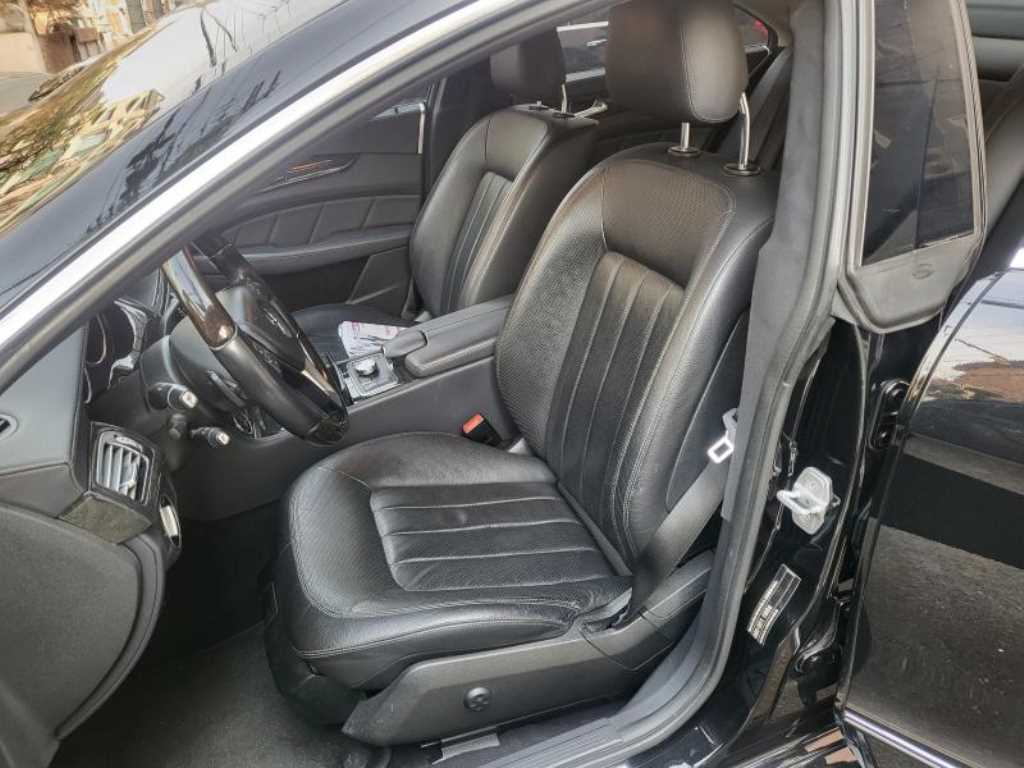 Mercedes Benz CLS Class - Vista 6