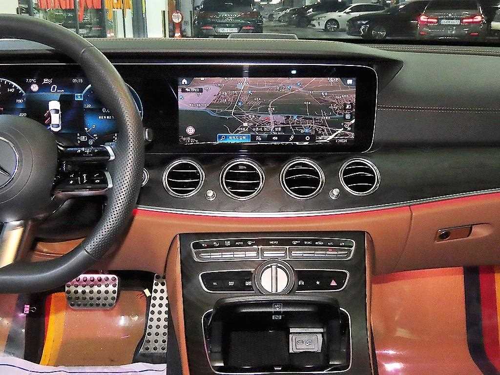 Mercedes Benz E class - Vista 11