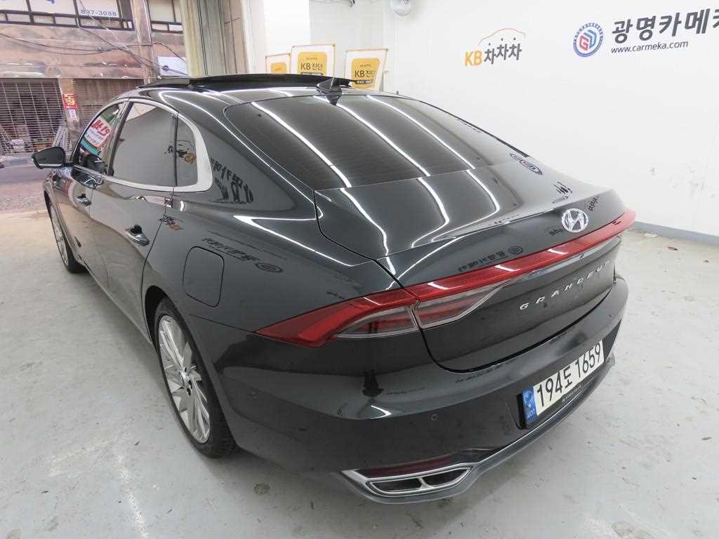 HYUNDAI Grandeur - Vista 4