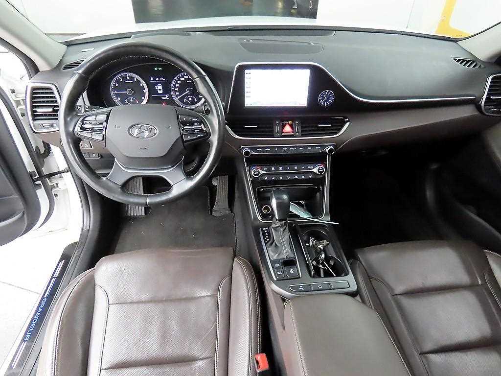 HYUNDAI Grandeur - Vista 7