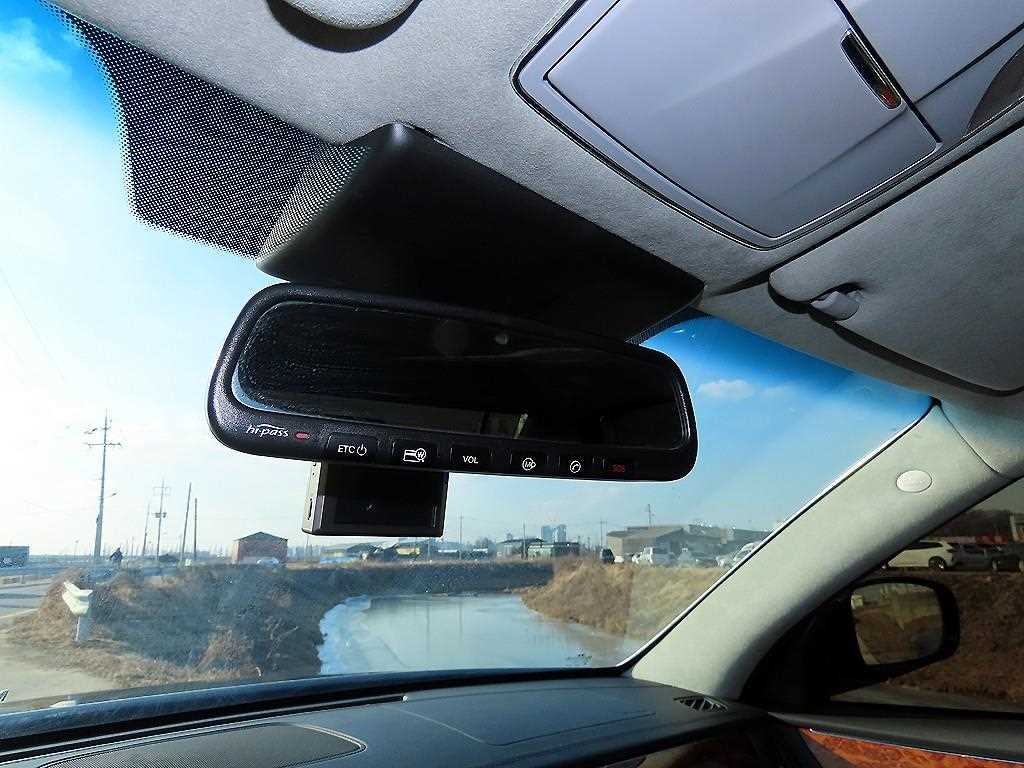 HYUNDAI Equus - Vista 12