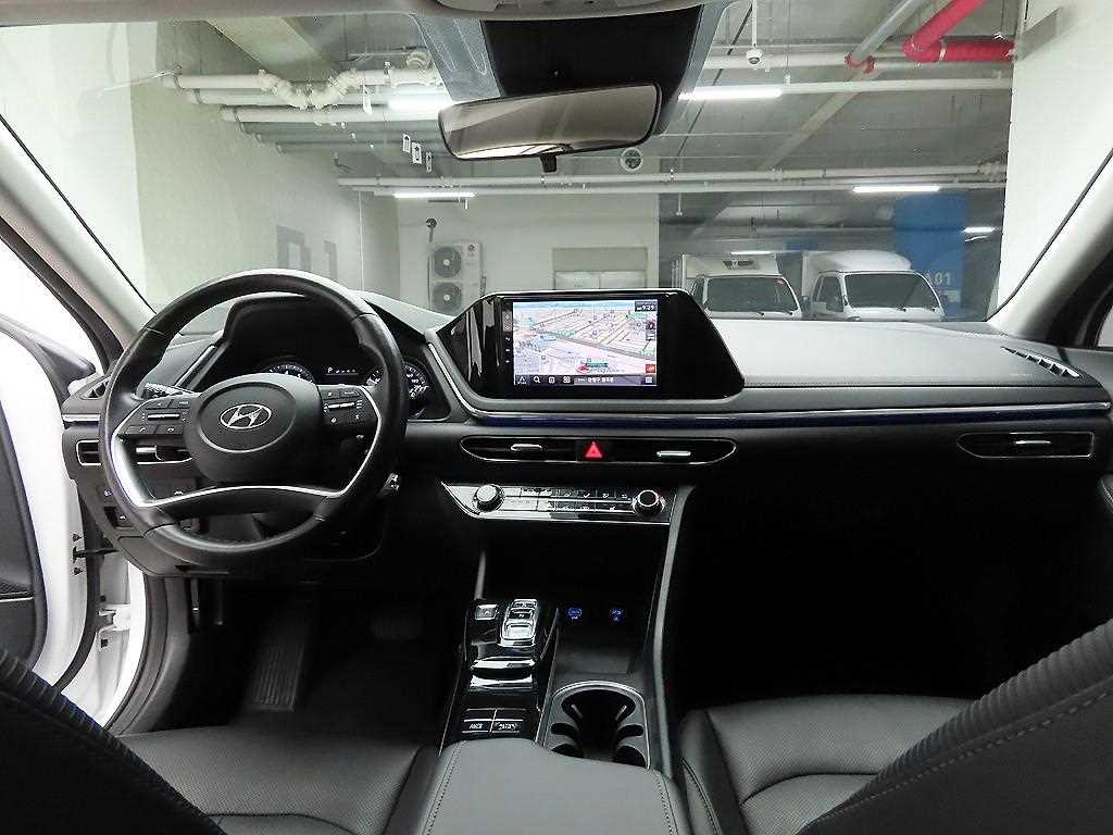 HYUNDAI Sonata - Vista 8