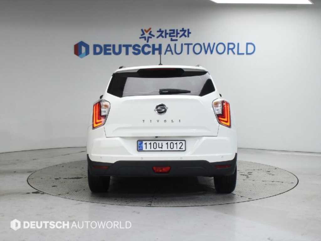 Ssangyong Tivoli - Vista 4