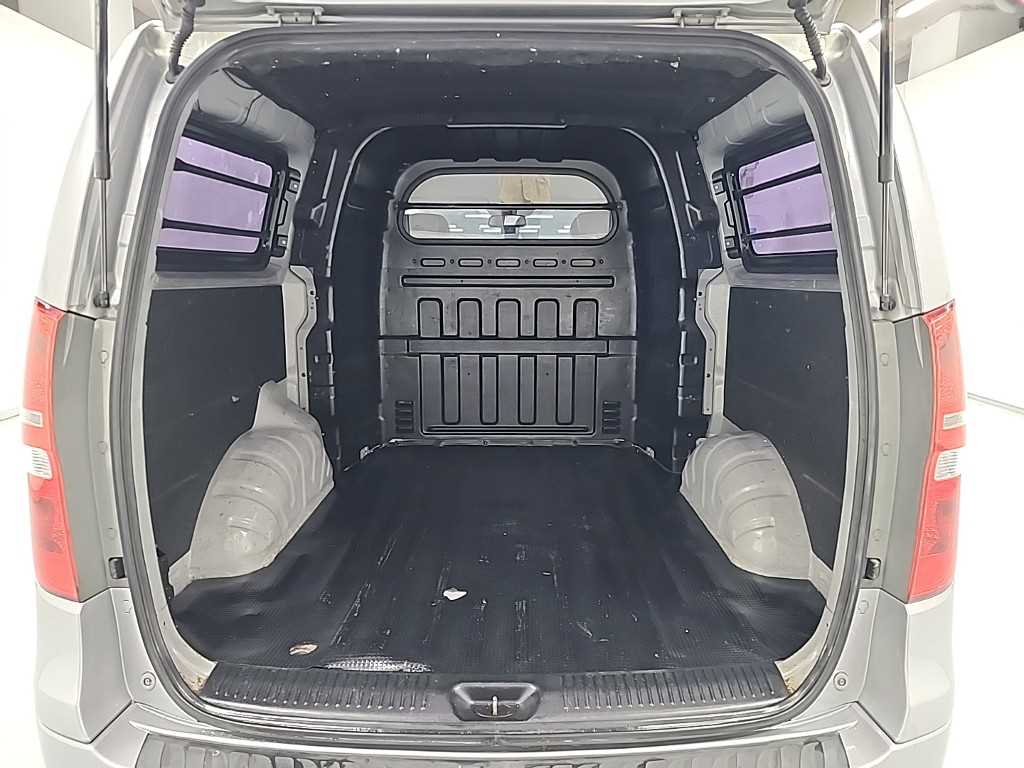 HYUNDAI Starex 2015 Plateado - Importación desde Corea - HF Imports Iquique - Foto 17