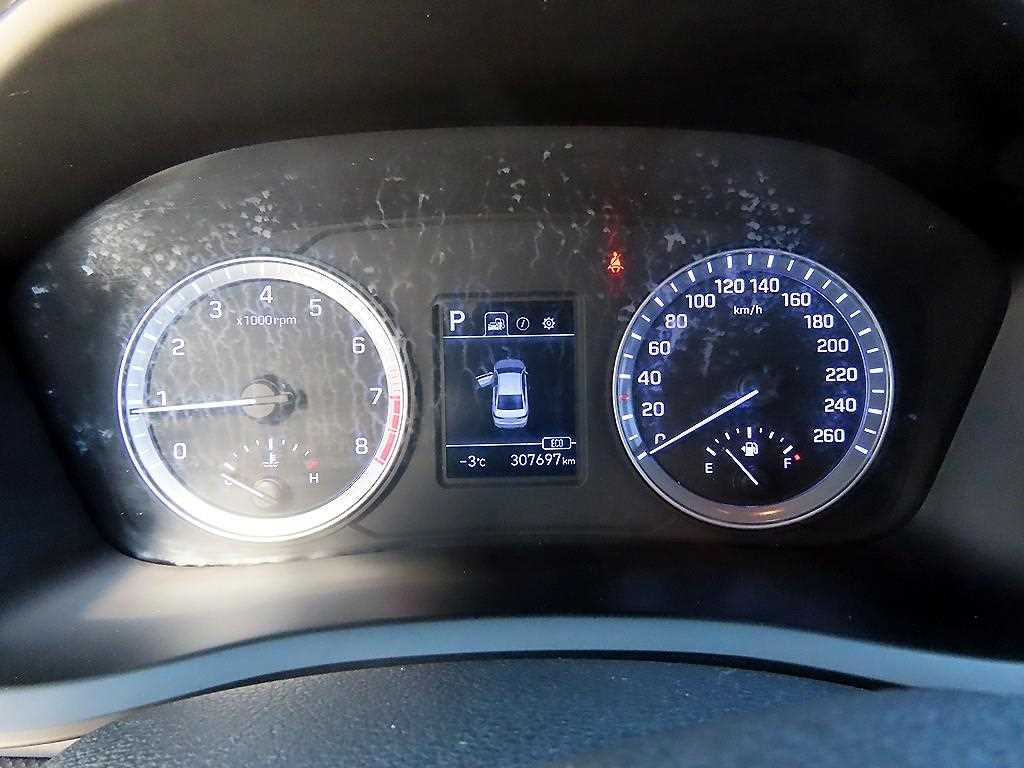 HYUNDAI Sonata - Vista 9